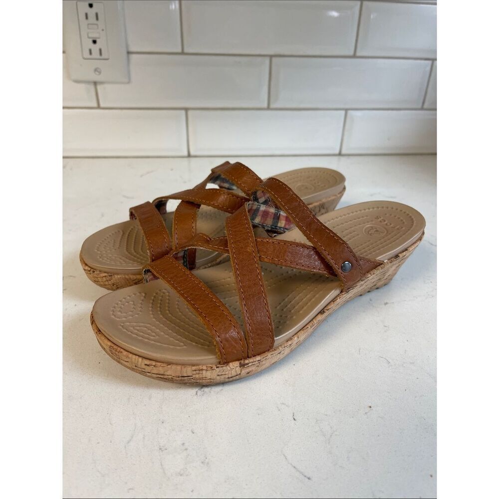 Crocs Women's A-Leigh Mini Leather Wedge Size 8  - Color: Cocoa ? Cork Wedge